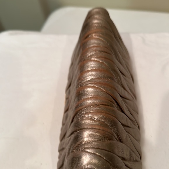 MIU MIU gold leather wallet with top zipper . - Picture 8 of 15